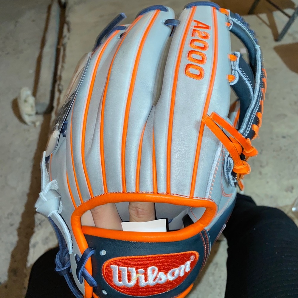Wilson A2000
